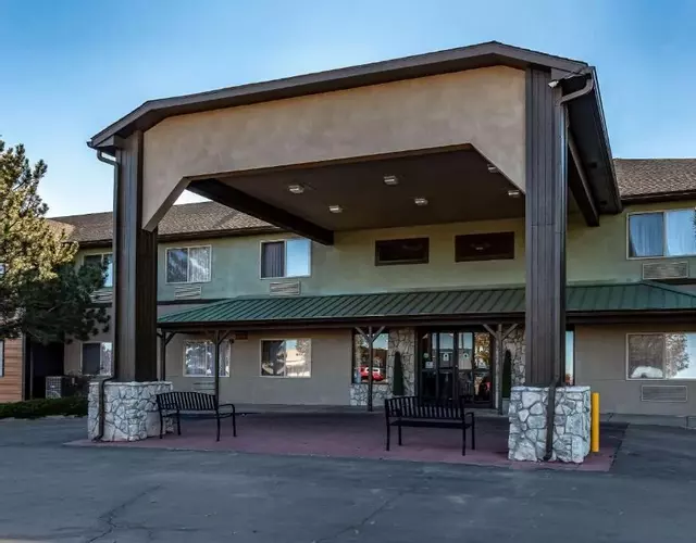 Quality Inn & Suites West