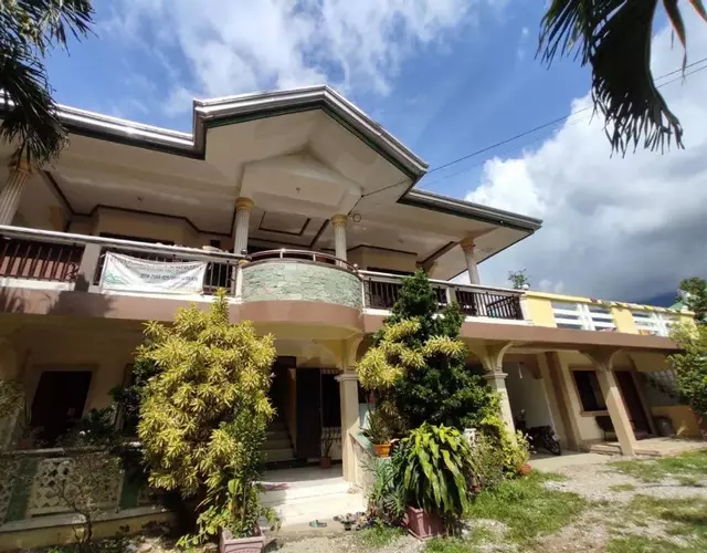 Riverside at Aninuan Accommodation and Food