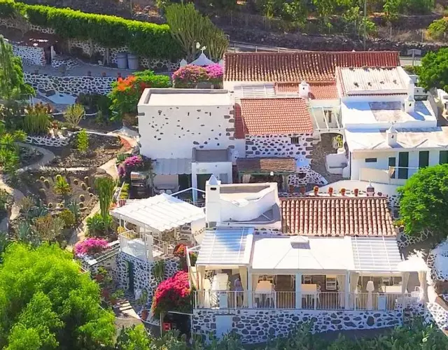 Histórica Casa con vistas al Jardín de Cactus y montañas