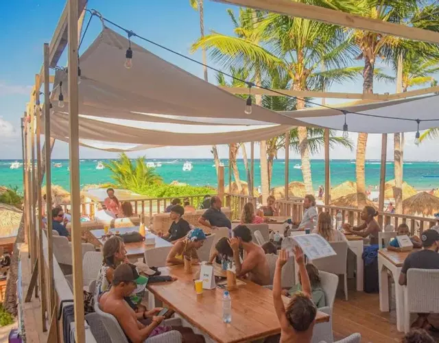 CARIBBEAN STUDIOS DELUXE with ROOFTOP POOL and SPA - LOS CORALES BEACH