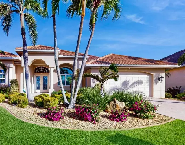Paradise Palms of the Florida Gulf