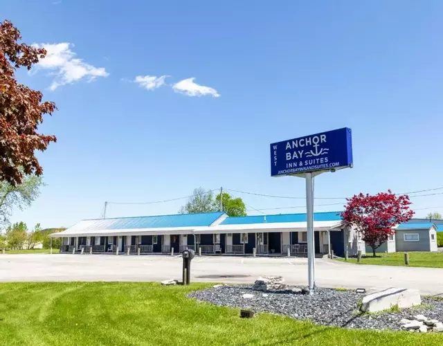 Anchor Bay Inn and Suites
