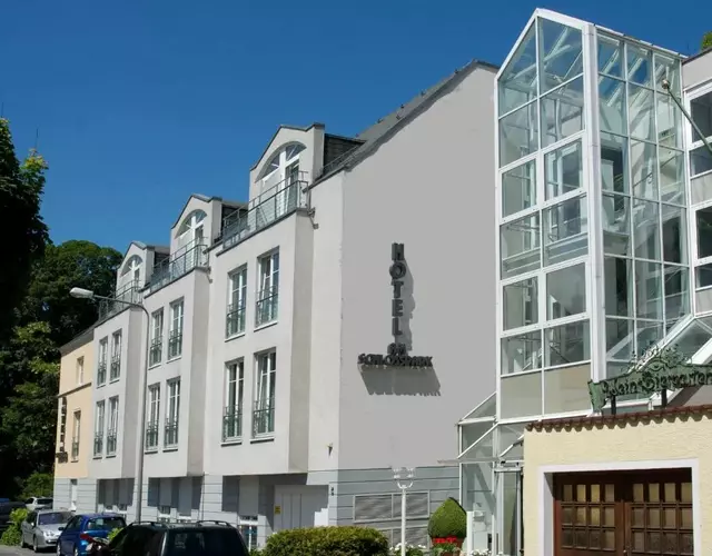 Hotel Am Schlosspark , Wiesbaden