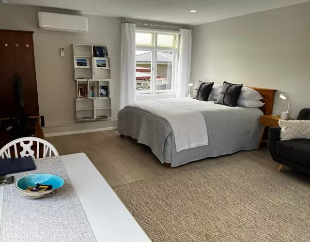 Raglan Retreat on Gilmour
