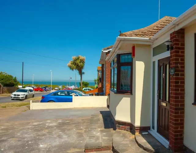 Botany Bay Holiday House - Family friendly, 50M from the beach