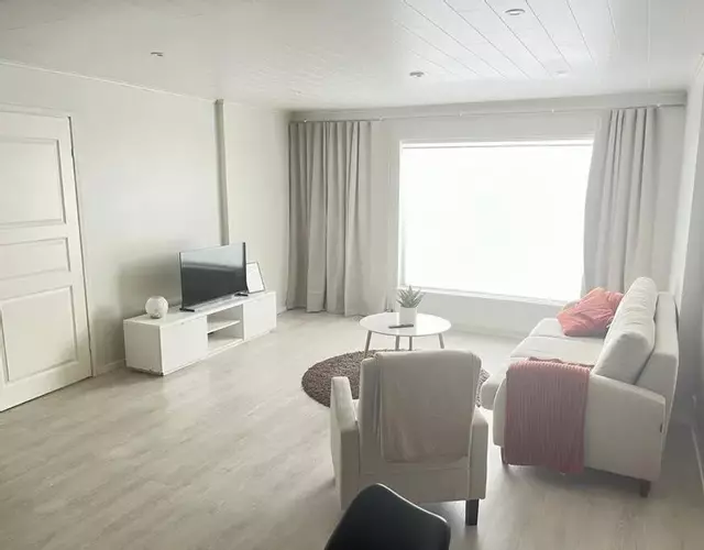 Täysin remontoitu iso kaksio.