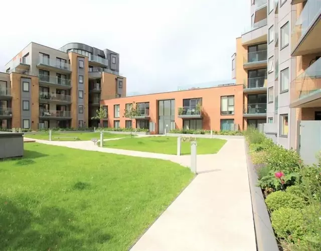 Modern Riverside Flat in central Reading