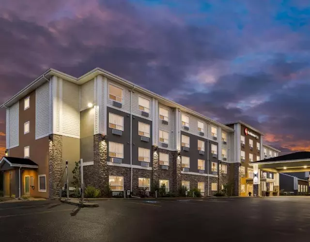 Best Western Plus Lacombe Inn and Suites