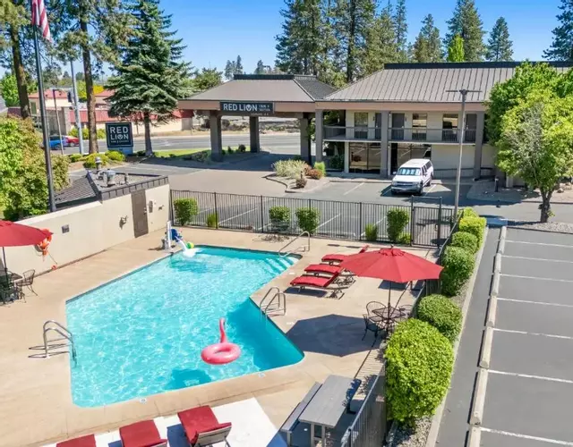 Red Lion Inn & Suites Deschutes River - Bend