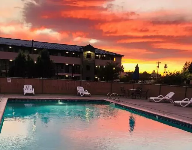 Sugarloaf Mountain Motel