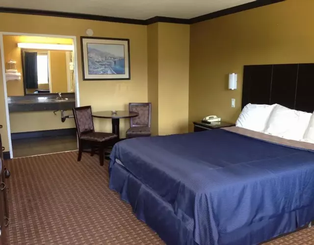 Del Amo Inn