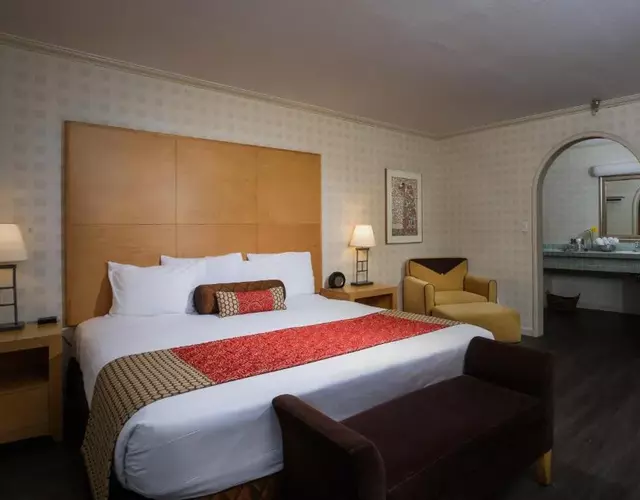 Menlo Park Inn