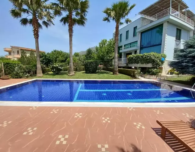 Family Beach Swimming Pool Villa Luanit