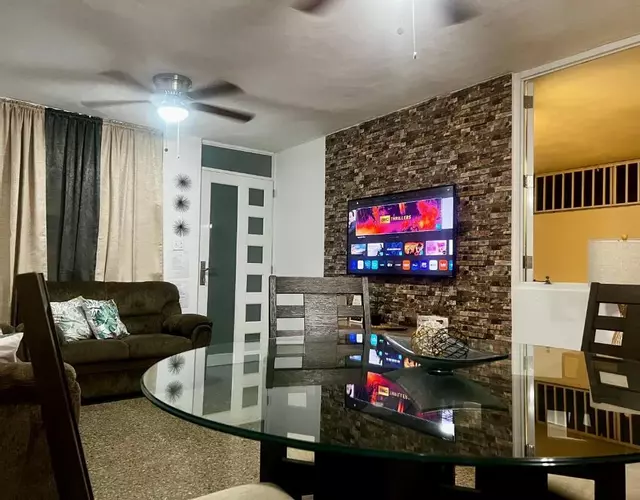 “Lucor D-Eight House” New Entire Home in the Town…