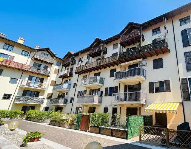 1Dest - Lake & Mountain