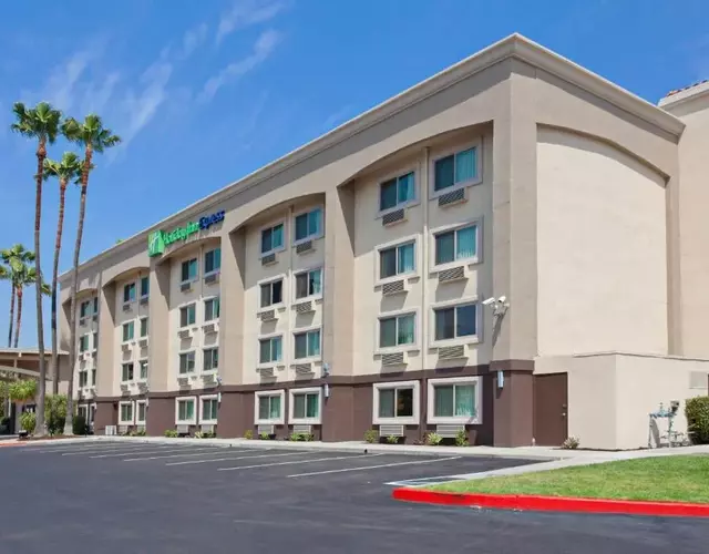 Holiday Inn Express San Bernardino Colton by IHG