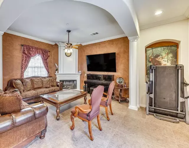 Upscale Triplex with Pool Access in Riverside!