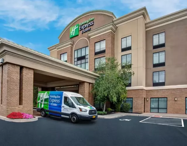Holiday Inn Express Hotel & Suites Rochester Webster by IHG