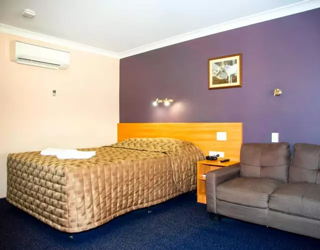 SunPalms Motel