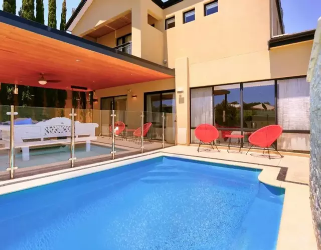 Luxury Villa W Pool & Spa 5 BEDROOMS
