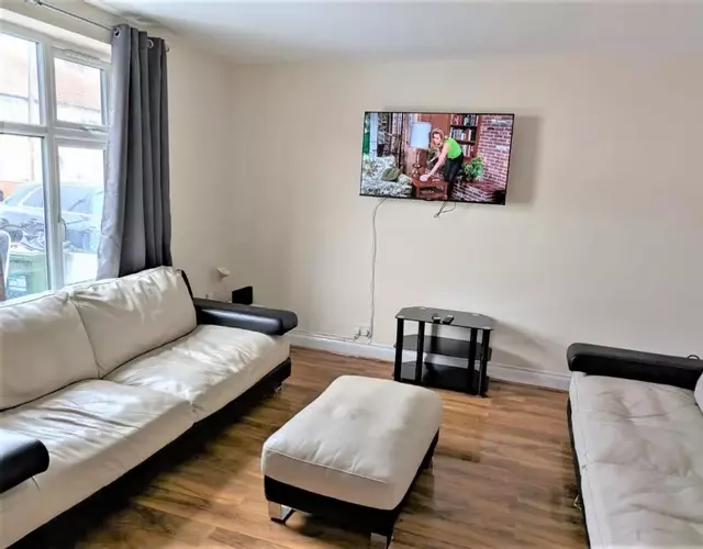 Spacious 5 bedroom House - 10min walk to Becrontree Station
