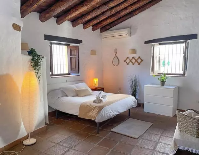 CasaBenadalid. Casa rural con piscina.