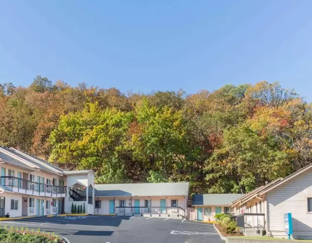 Howard Johnson by Wyndham Roseburg