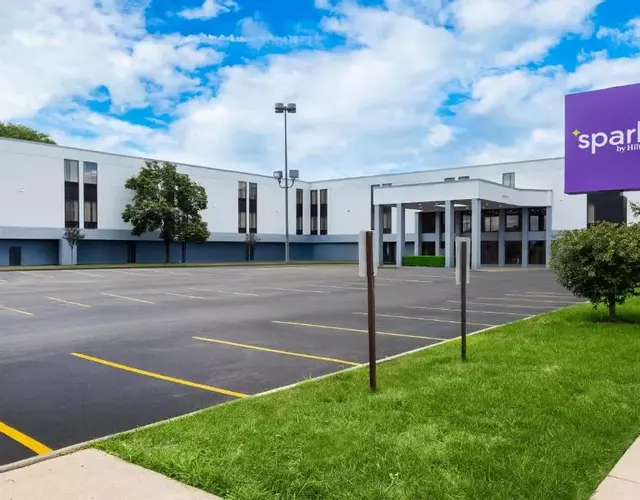 Spark by Hilton Des Plaines Chicago O'Hare