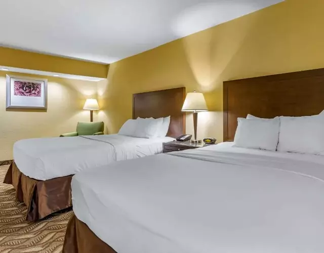 Clarion Inn & Suites Roswell