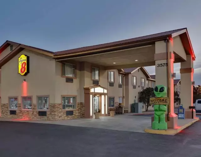 Super 8 by Wyndham Roswell