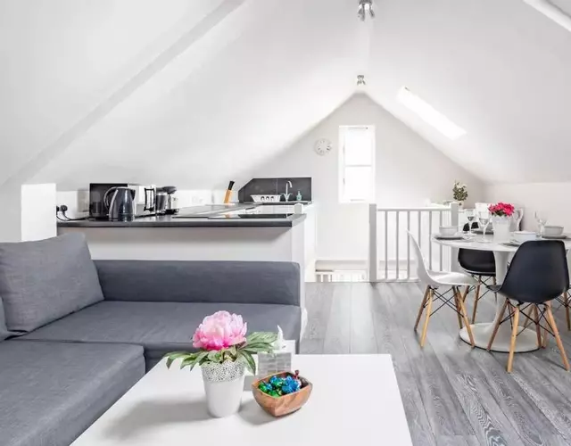 Bright, Restful Coach House in Central Sevenoaks
