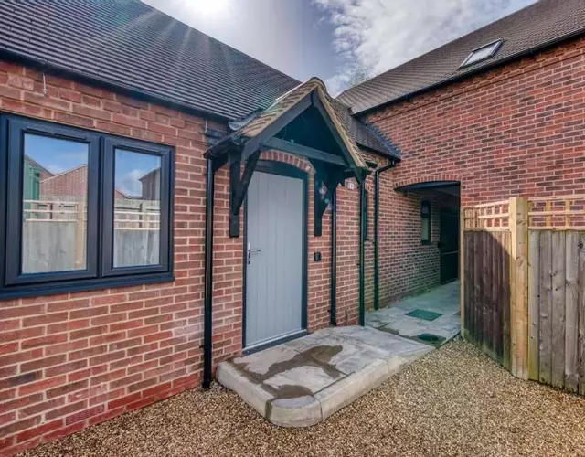 Modern Stockton Studio Room, Free WiFi & Parking