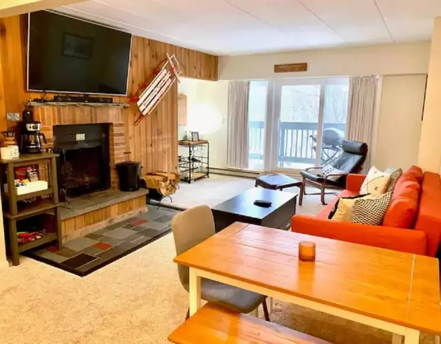 Mt Green, Pool, Gym, Sauna, Hot Tub 3br2b,