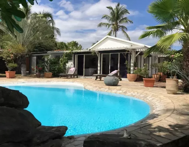 Villa Jasmin avec piscine chauffée à 50m plage et lagon