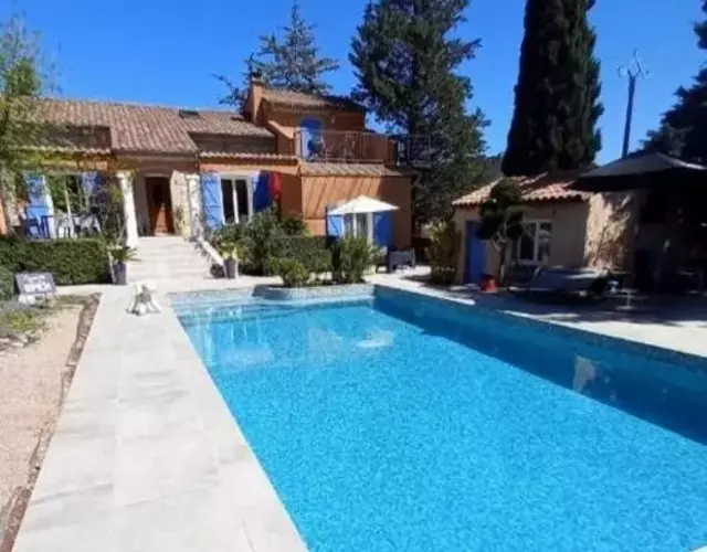 GITE 2 personnes avec piscine