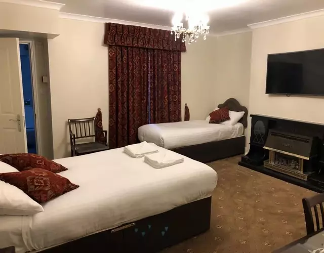 Albany Hotel