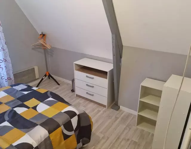 Belle chambre avec balcon