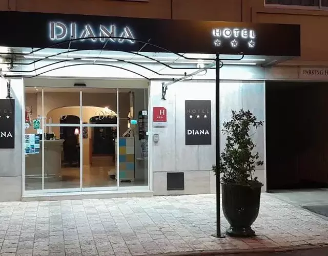 Hotel Diana