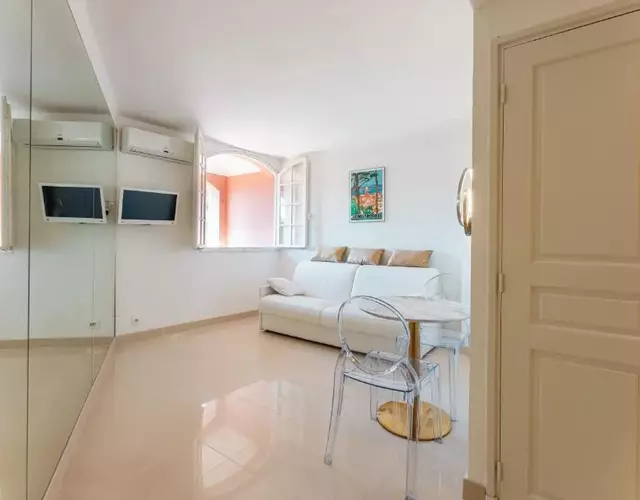 Saint Tropez, coeur de village, appartement unique
