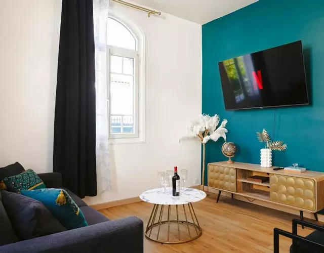 Gatsby - Appartement rénové élégant, Hypercentre Saintes, Calme, Fibre, TV 4K, Netflix