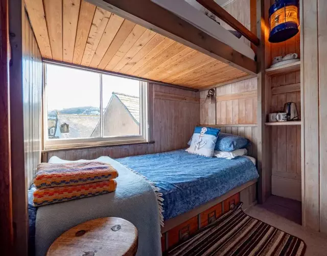 B&b Bunk Room Above Caf Alf Resco In Dartmouth