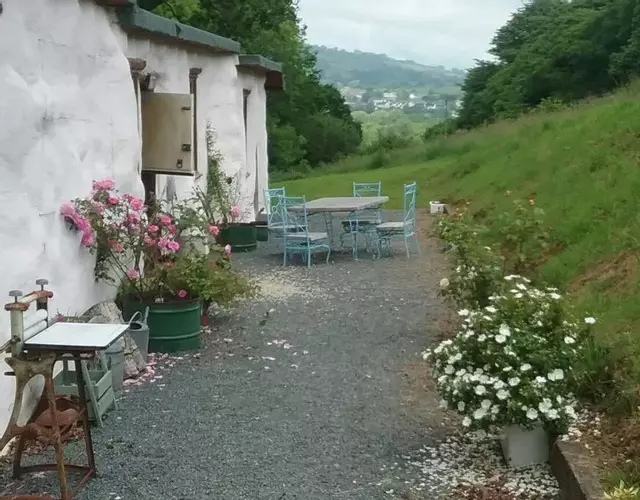 Stables,1 or 2 bedroom Eco earth house, edge of Dartmoor