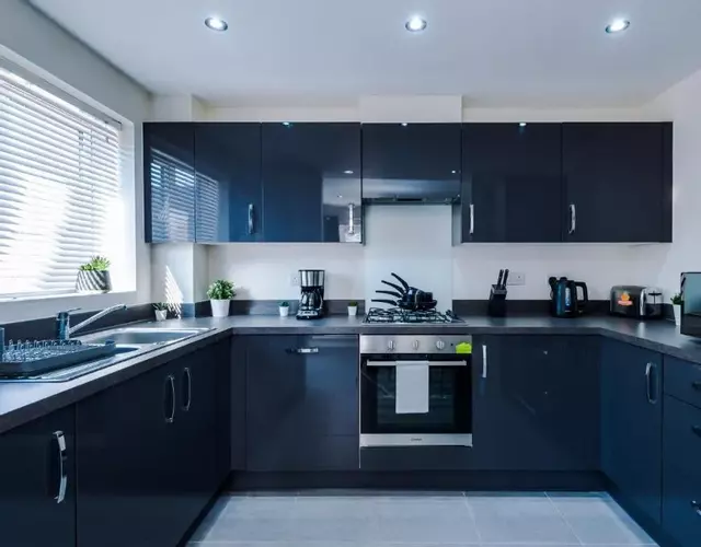 Vidale Court, 3 Bedroom House with River Irwell view, sleeps 6