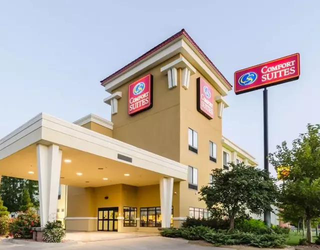 Comfort Suites Salina South