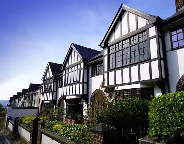 Central City Centre 3 bedroom home Private Parking