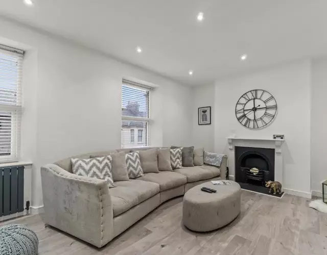 The Grenville - Stunning Spacious Central Plymouth Apartment - Sleeps 4