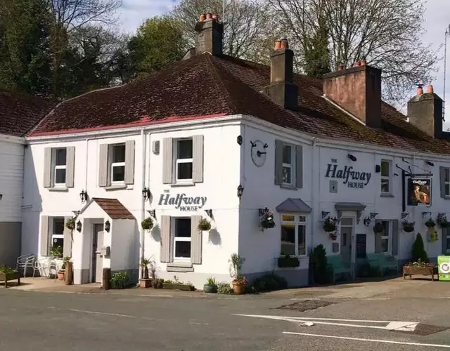 The Halfway House Pub and Kitchen