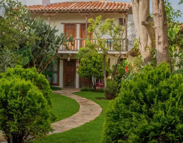 Rossco Hostel & Hotel