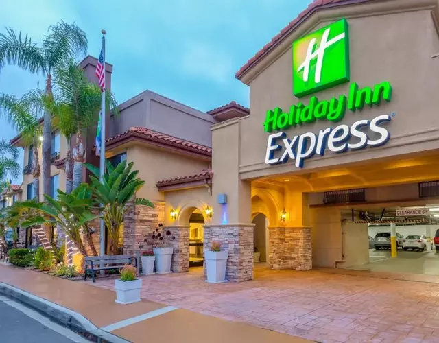 Holiday Inn Express San Diego - Sea World Area by IHG