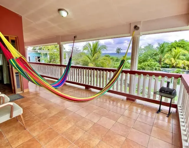 Mountain View Family Home In Town with King Suite and Midterm Available